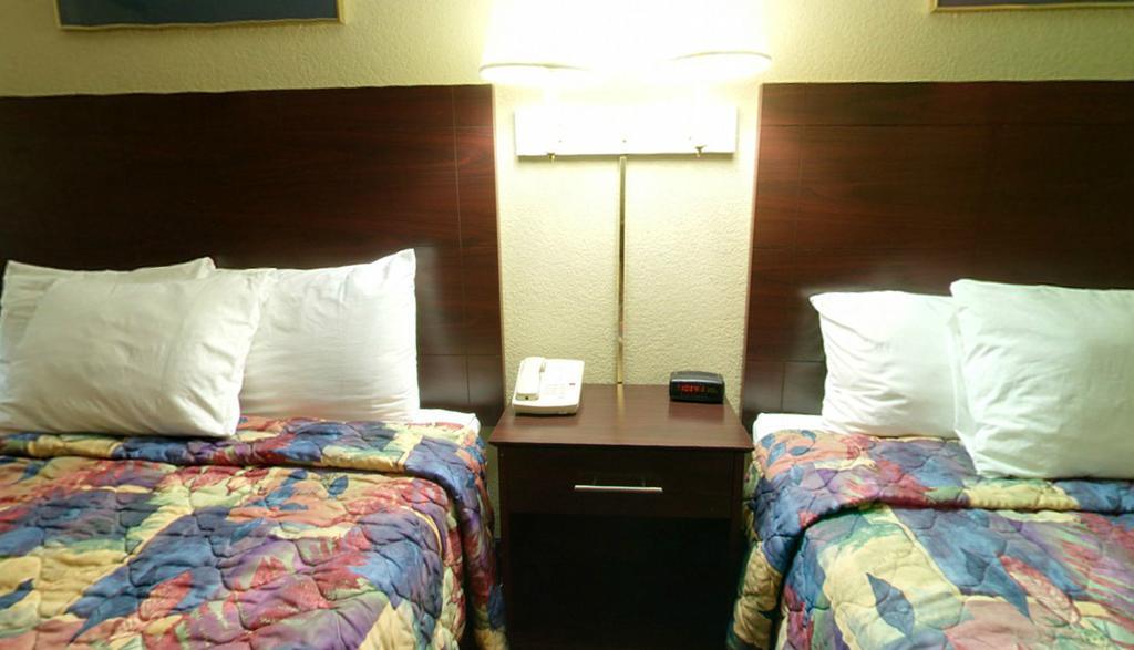 Americas Best Value Inn Newton Cameră foto