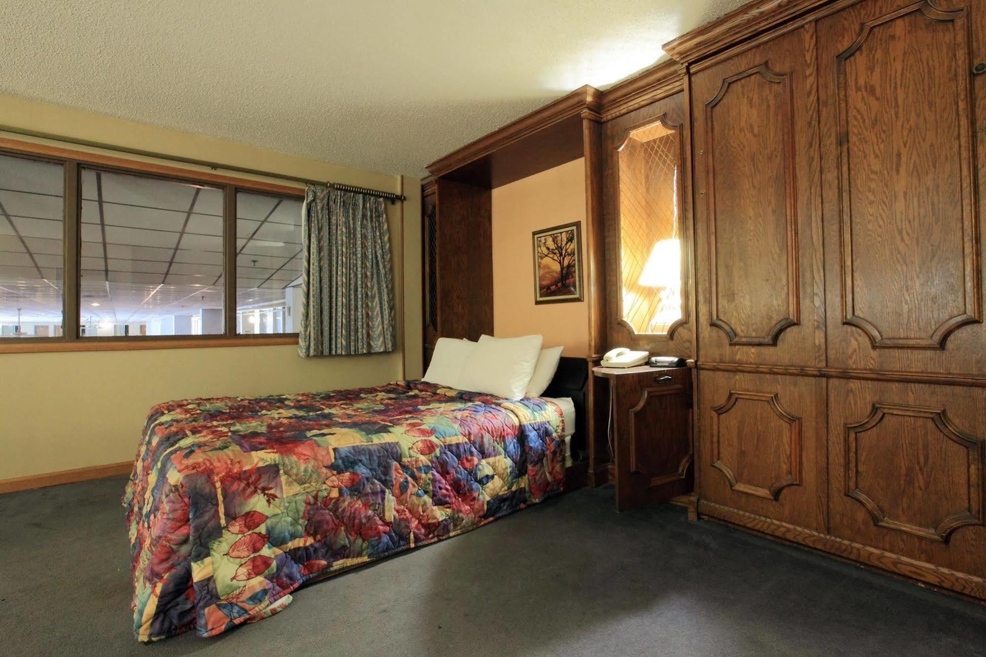 Americas Best Value Inn Newton Cameră foto